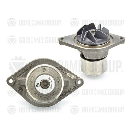POMPE À EAU NEW HOLLAND CNH RÉF : 504078557